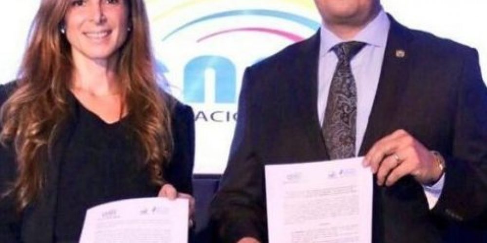 Firmamos Convenio con el Instituto de la Democracia de Ecuador