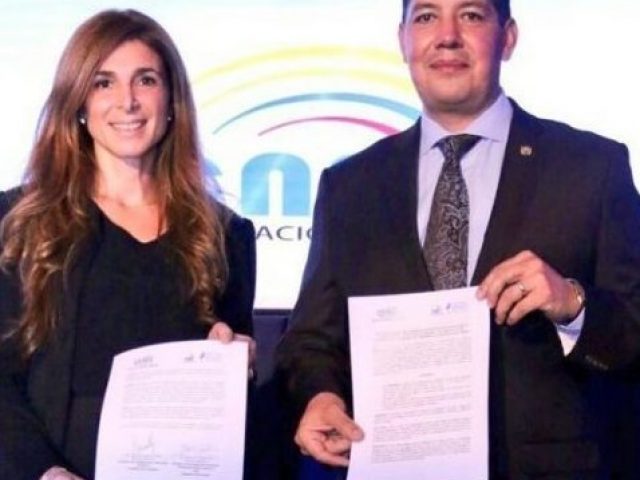 Firmamos Convenio con el Instituto de la Democracia de Ecuador
