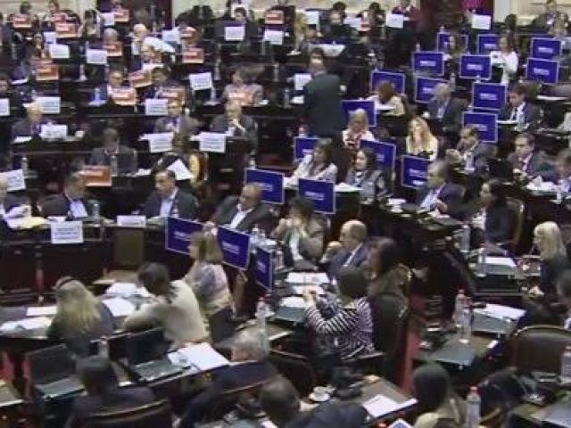 IDEMOE Participación por género en el Congreso 2016