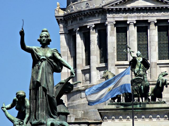 Informe de IDEMOE sobre la participación de mujeres en el Congreso. Avances hacia la igualdad