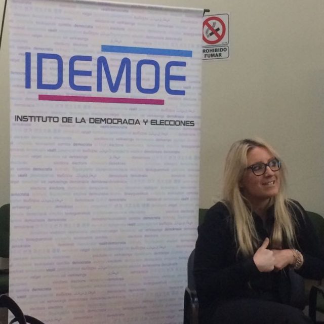 Mesa de Dialogo “Mujeres, Democracia y Derecho”