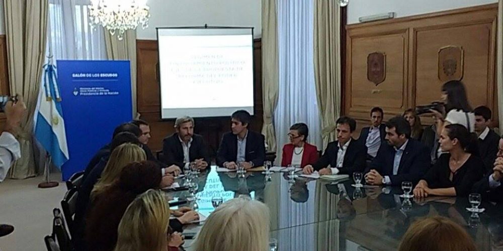 IDEMOE participó de Primera Mesa sobre financiamiento de los partidos políticos.