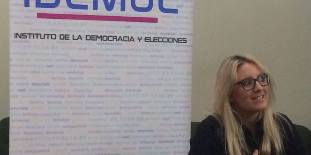 Mesa de Dialogo “Mujeres, Democracia y Derecho”