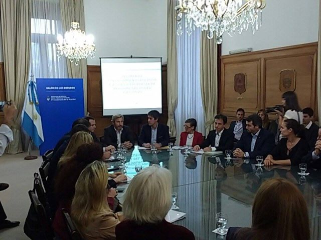 IDEMOE participó de Primera Mesa sobre financiamiento de los partidos políticos.